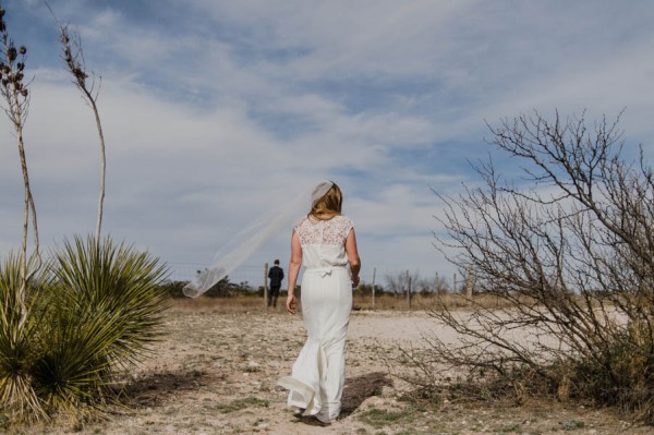 eclectic-west-texas-destination-wedding-at-the-marathon-motel-40