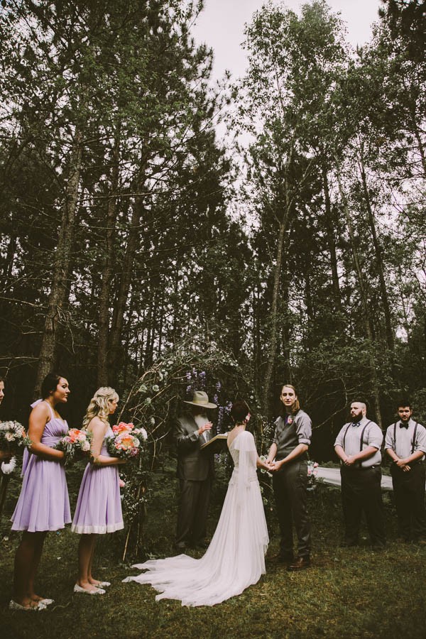 fairy-tale-cabin-wedding-in-northern-michigan-24