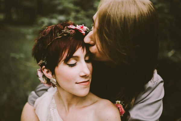 fairy-tale-cabin-wedding-in-northern-michigan-9