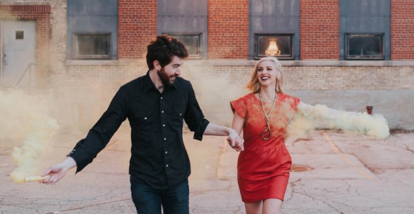 just-try-not-to-smile-at-this-adorable-milwaukee-engagement-27