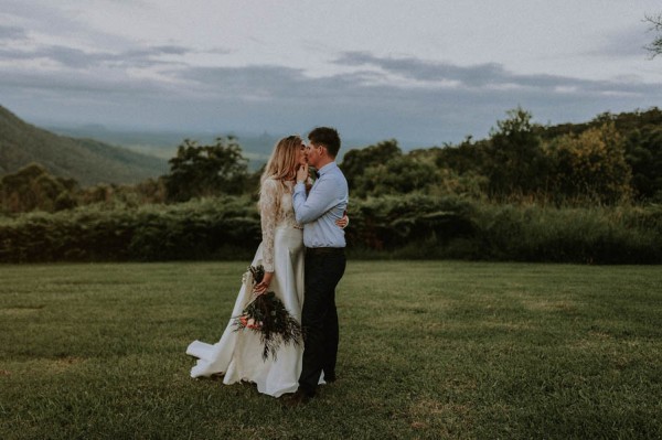 lush-bohemian-australian-wedding-at-maleny-retreat-1