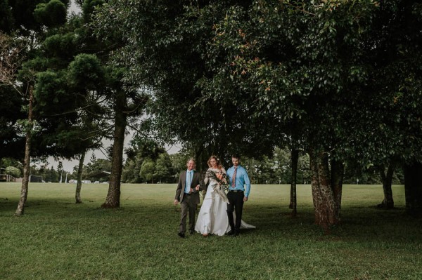 lush-bohemian-australian-wedding-at-maleny-retreat-16