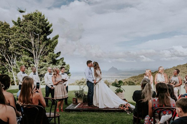 lush-bohemian-australian-wedding-at-maleny-retreat-20