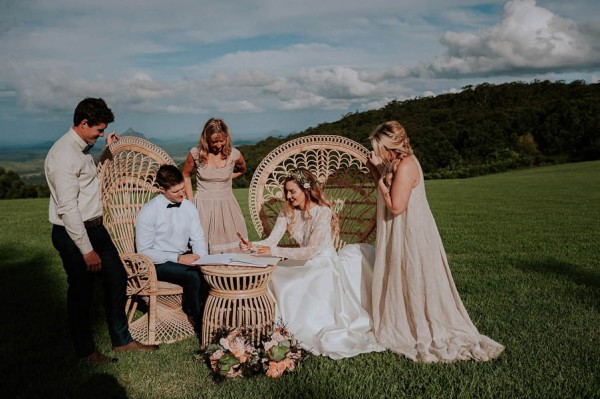 lush-bohemian-australian-wedding-at-maleny-retreat-21