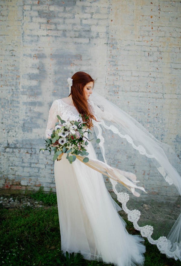 organic-industrial-louisiana-wedding-at-aubrey-hall-10