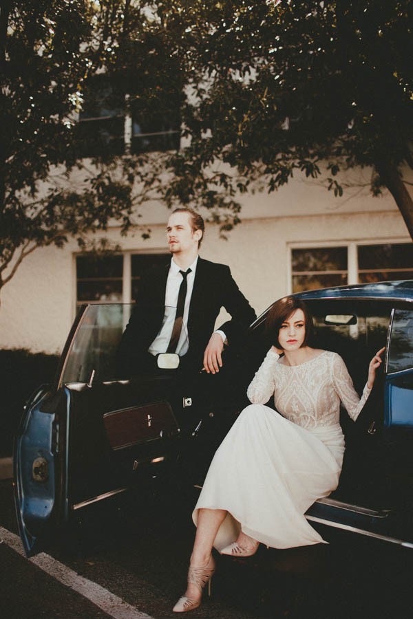 retro-palm-springs-inspired-bridal-looks-from-abe-bridal-20