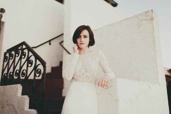 retro-palm-springs-inspired-bridal-looks-from-abe-bridal-6