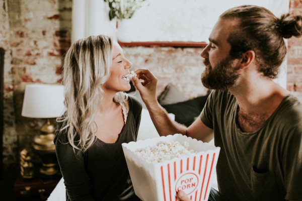 this-couples-pillow-fight-photo-shoot-is-fun-flirty-and-full-of-feathers-25