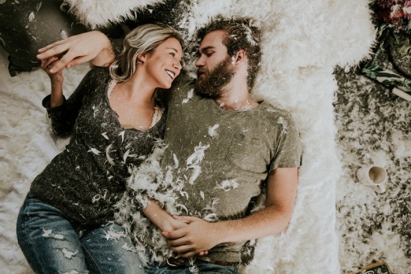 this-couples-pillow-fight-photo-shoot-is-fun-flirty-and-full-of-feathers-33