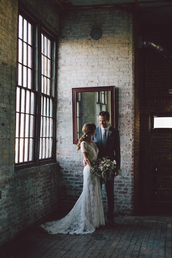 this-dreamy-wedding-at-the-metropolitan-building-is-filled-with-romantic-eye-candy-14