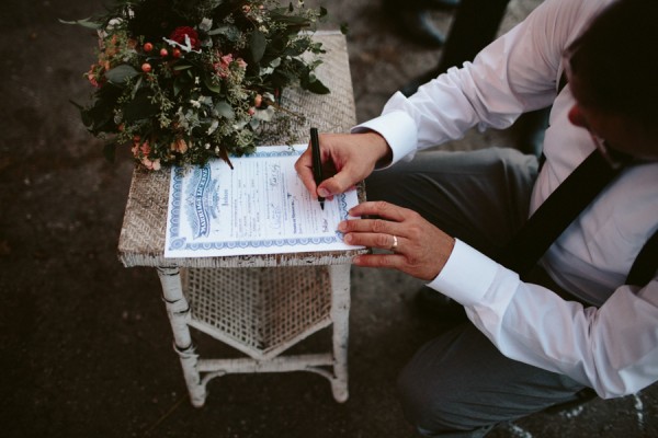 this-farm-wedding-in-kansas-city-has-the-perfect-touch-of-sparkle-26