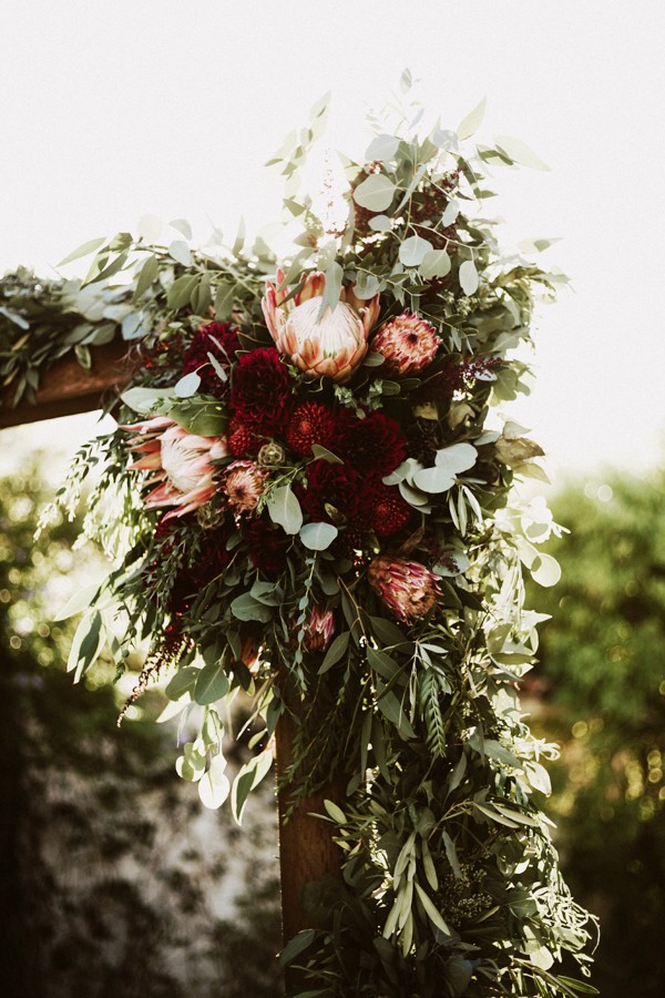 chic-palm-springs-destination-wedding-at-colony-palms-hotel-23