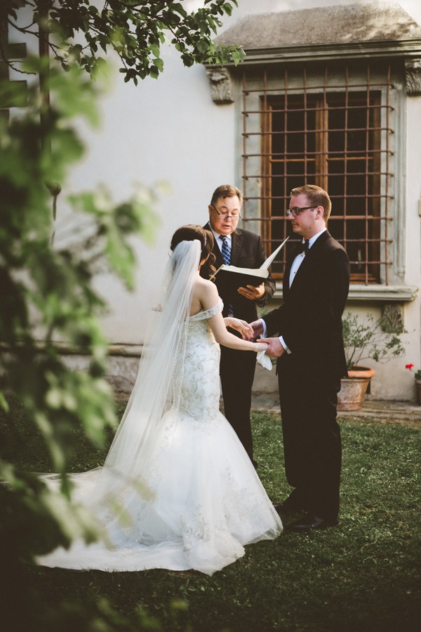 emotional-florence-garden-elopement-at-villa-tantafera-18