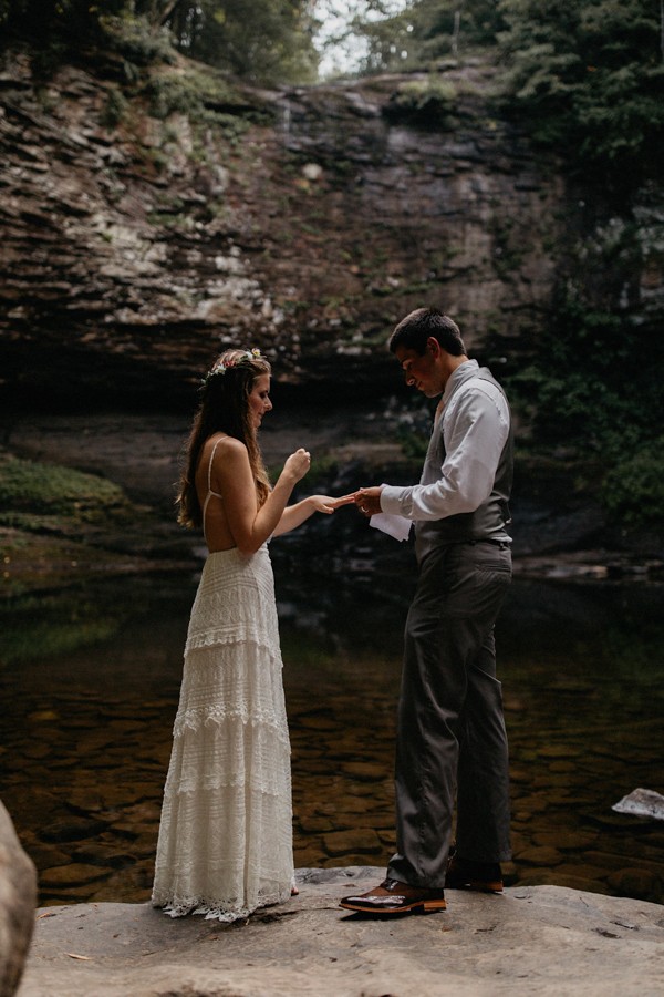incrediby-intimate-waterfall-elopement-at-cloudland-canyon-state-park-10
