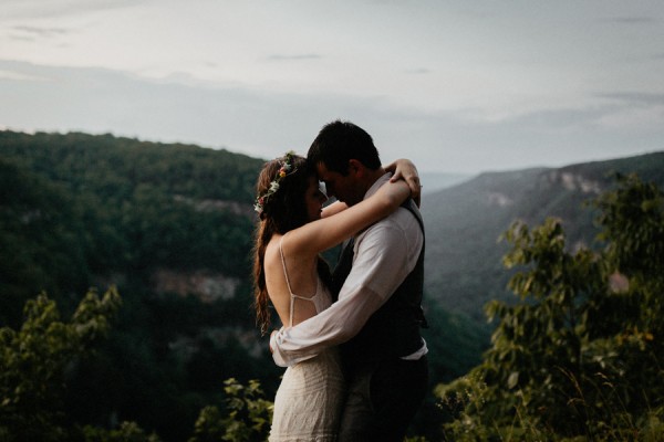 incrediby-intimate-waterfall-elopement-at-cloudland-canyon-state-park-30