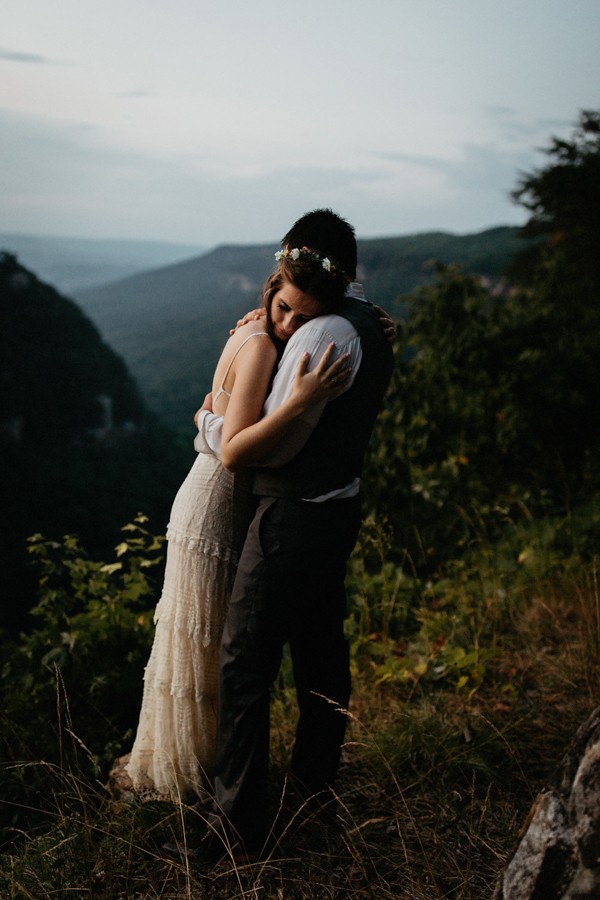 incrediby-intimate-waterfall-elopement-at-cloudland-canyon-state-park-31