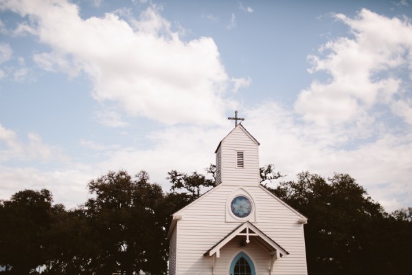 positively-charming-small-town-texas-wedding-at-henkel-hall-28
