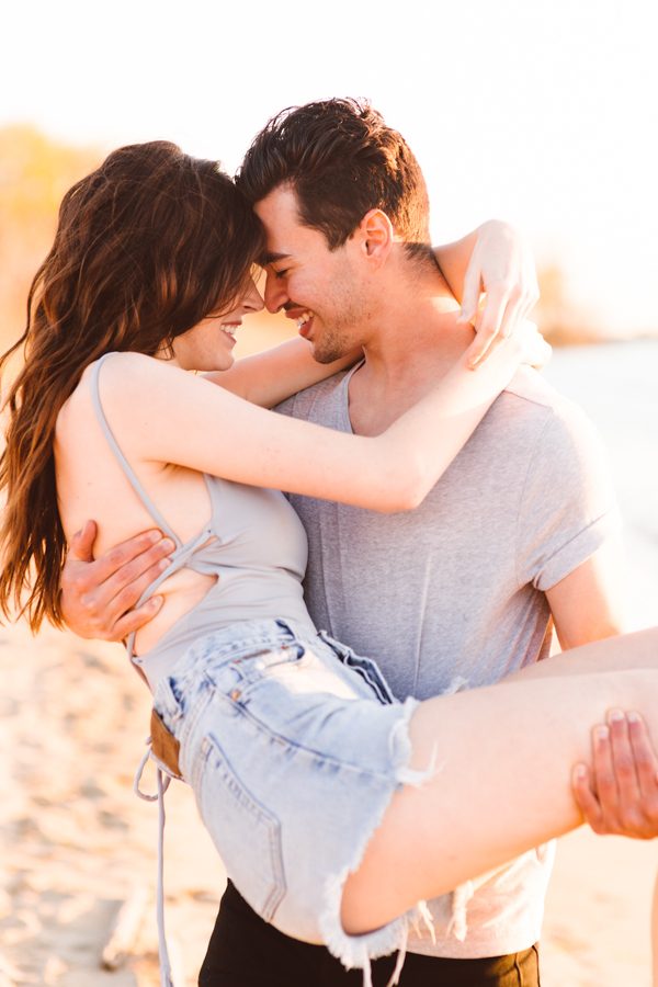 This Cute Couple Slays in their Sunset Sweetheart Session on Kent Island