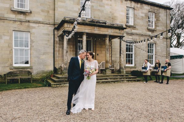 this-festive-english-marquee-wedding-is-the-definition-of-adorable-14