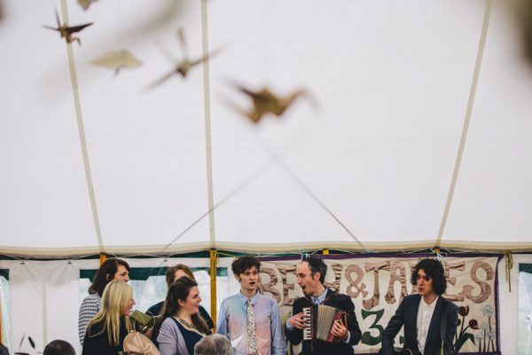 this-festive-english-marquee-wedding-is-the-definition-of-adorable-17