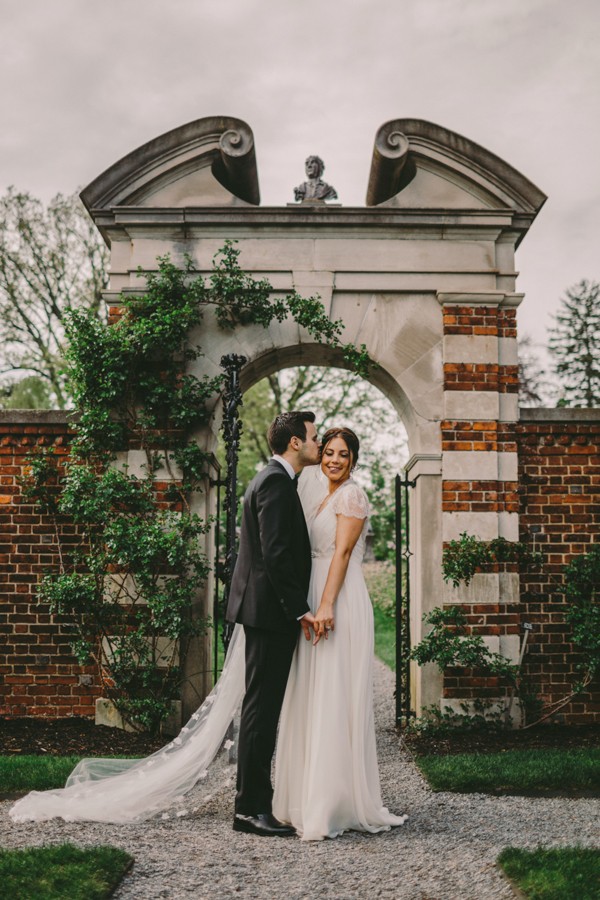 this-wedding-at-the-fox-hollow-is-full-of-elegant-whimsy-21