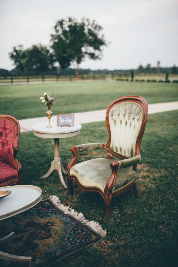 this-wedding-at-the-venue-at-tryphenas-garden-makes-antique-details-feel-totally-new-12