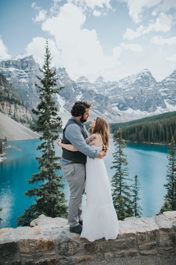 this-well-dressed-couple-in-their-banff-engagement-is-pure-eye-candy-10