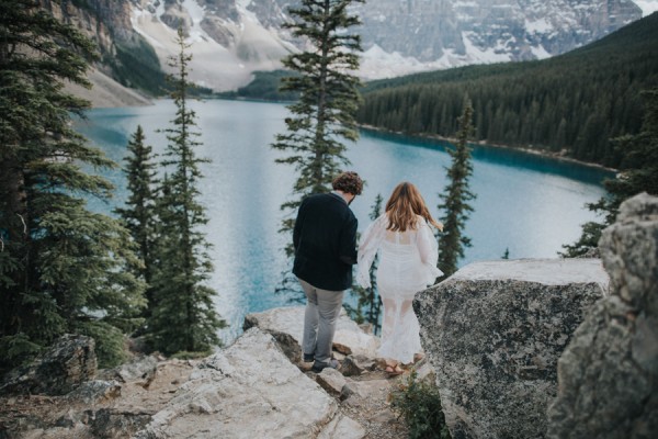 this-well-dressed-couple-in-their-banff-engagement-is-pure-eye-candy-12