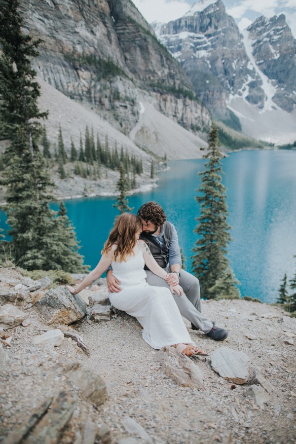 this-well-dressed-couple-in-their-banff-engagement-is-pure-eye-candy-8