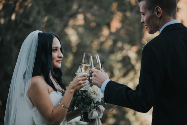 44-guests-celebrated-in-an-organic-candlelit-wedding-at-lauberge-de-sedona-22