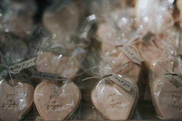 44-guests-celebrated-in-an-organic-candlelit-wedding-at-lauberge-de-sedona-30