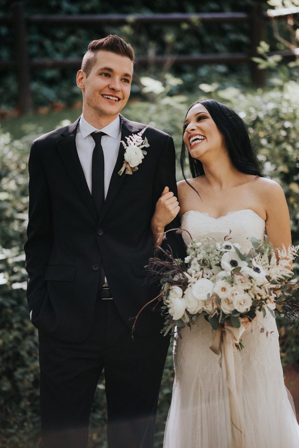 44-guests-celebrated-in-an-organic-candlelit-wedding-at-lauberge-de-sedona-9