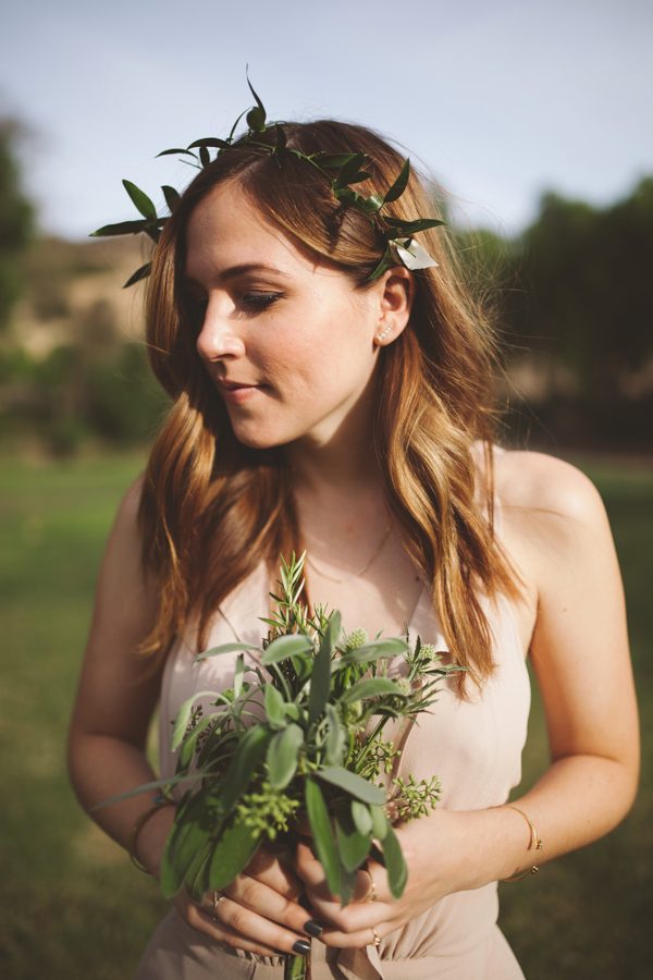 an-alpaca-almost-stole-the-spotlight-in-this-hummingbird-nest-ranch-wedding-17