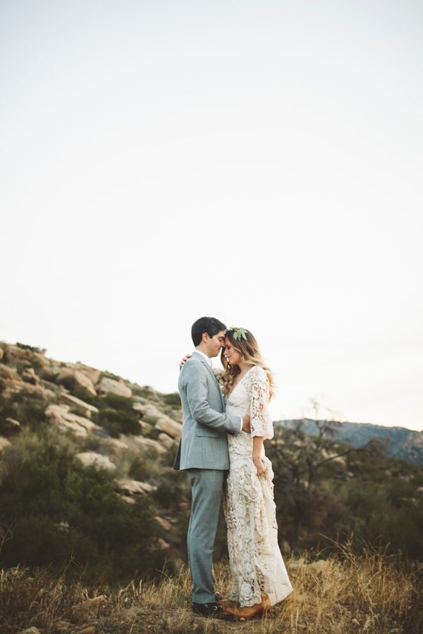 an-alpaca-almost-stole-the-spotlight-in-this-hummingbird-nest-ranch-wedding-47