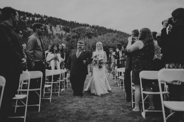 find-your-rustic-diy-inspiration-in-this-kelowna-mountain-wedding-13