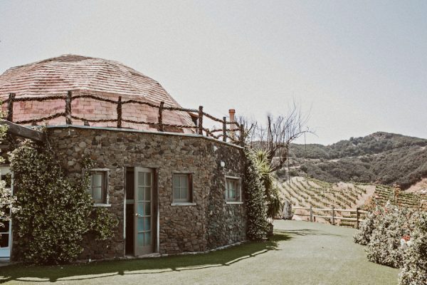 floral-and-feminine-malibu-wedding-at-saddlerock-ranch-1