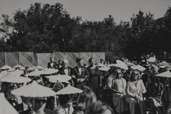 floral-and-feminine-malibu-wedding-at-saddlerock-ranch-15