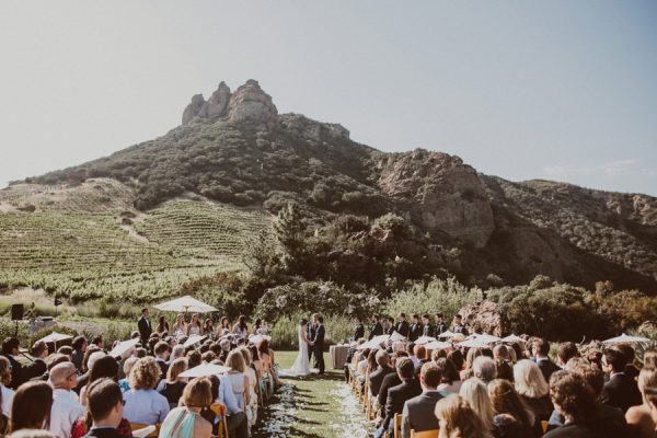 floral-and-feminine-malibu-wedding-at-saddlerock-ranch-18