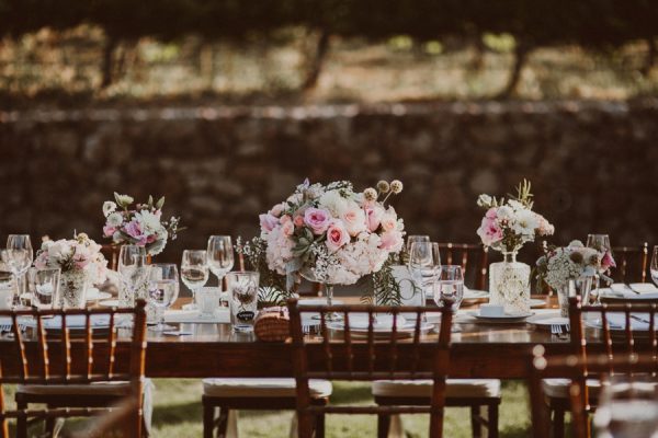 floral-and-feminine-malibu-wedding-at-saddlerock-ranch-24