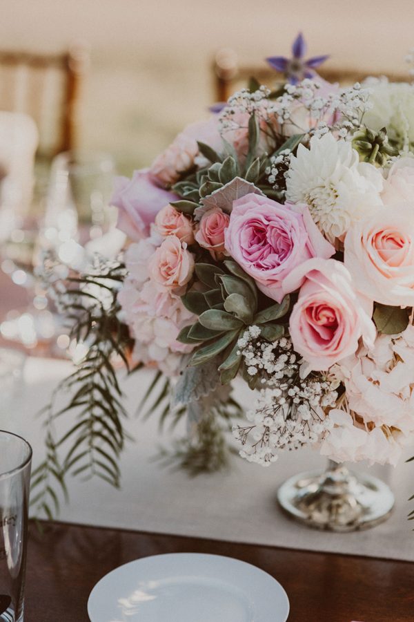 floral-and-feminine-malibu-wedding-at-saddlerock-ranch-25