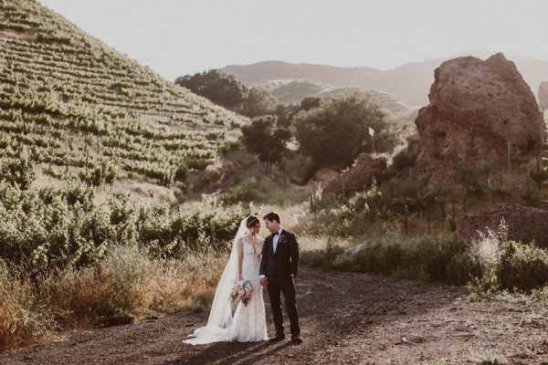 floral-and-feminine-malibu-wedding-at-saddlerock-ranch-28