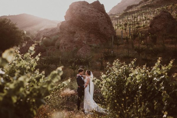 floral-and-feminine-malibu-wedding-at-saddlerock-ranch-30