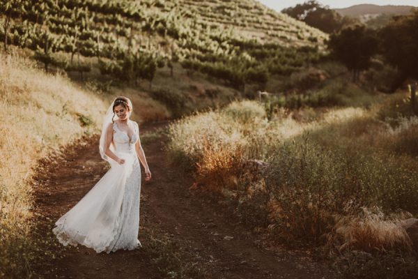 floral-and-feminine-malibu-wedding-at-saddlerock-ranch-35