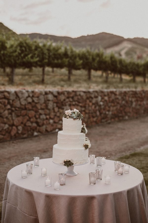 floral-and-feminine-malibu-wedding-at-saddlerock-ranch-48