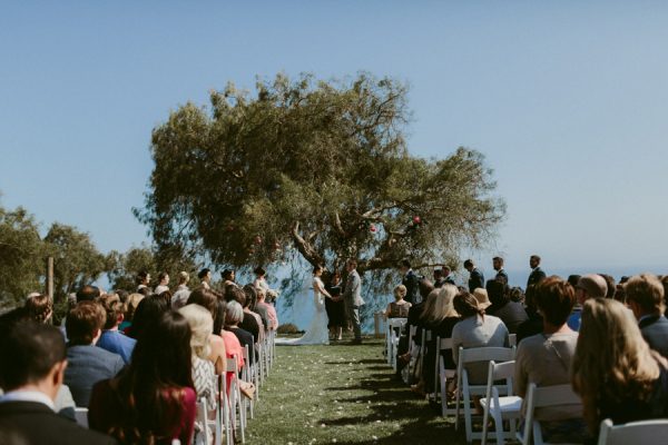 musical-groom-serenaded-bride-emotional-first-look-27