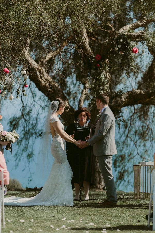 musical-groom-serenaded-bride-emotional-first-look-28