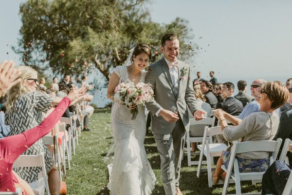 musical-groom-serenaded-bride-emotional-first-look-31