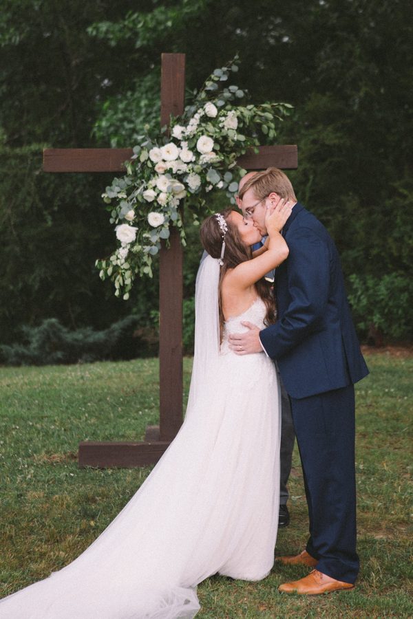 organic-and-ethereal-georgia-wedding-at-sweet-meadow-farms-at-beech-creek-22