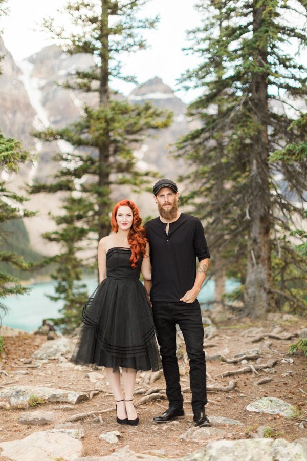 this-couples-edgy-glam-style-gave-the-beauty-at-moraine-lake-a-run-for-its-money-16