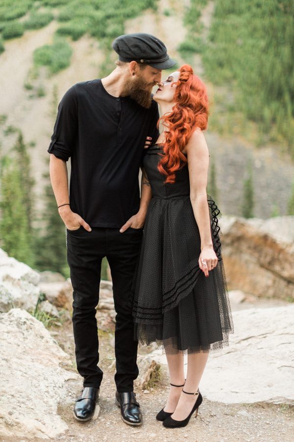 this-couples-edgy-glam-style-gave-the-beauty-at-moraine-lake-a-run-for-its-money-20